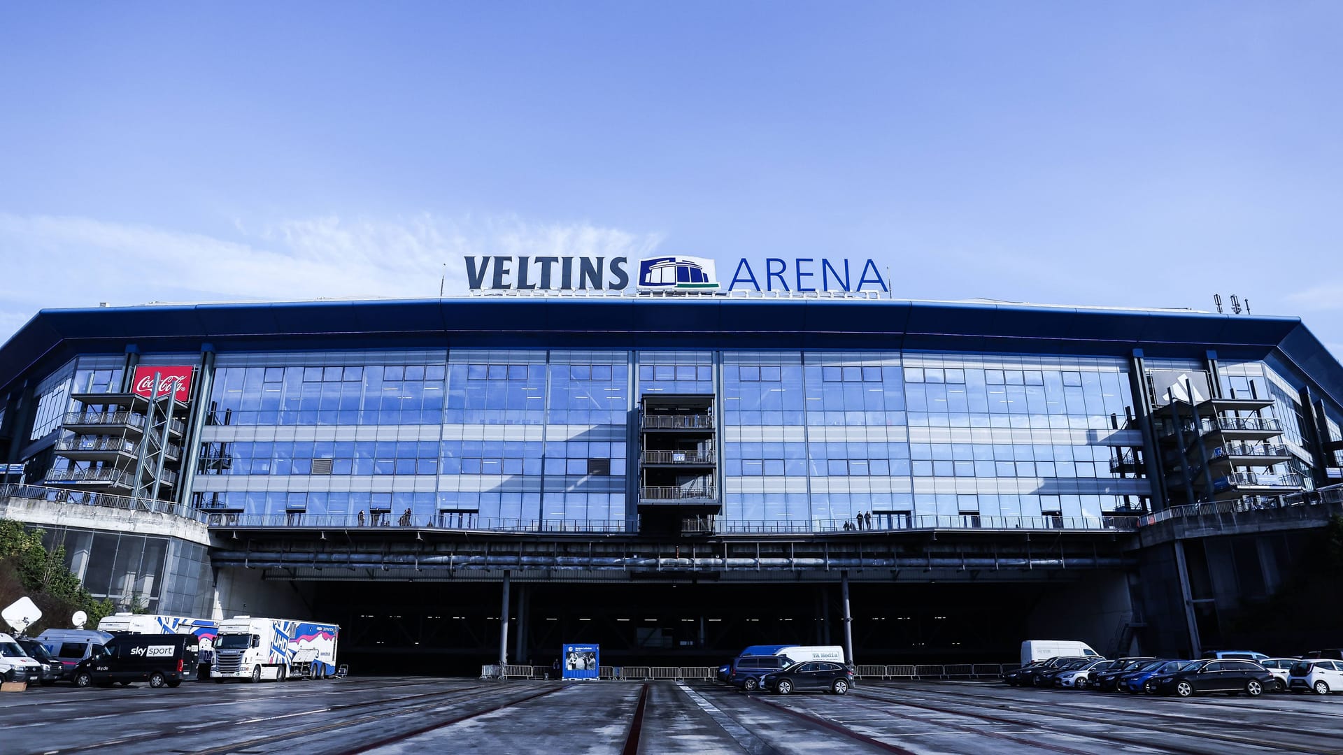 Die Veltins-Arena auf Schalke: Hier fanden vergangene Saison die Champions-League-Spiele von Schachtar Donezk statt. Die Veltins-Arena auf Schalke: Hier fanden vergangene Saison die Champions-League-Spiele von Schachtar Donezk statt.