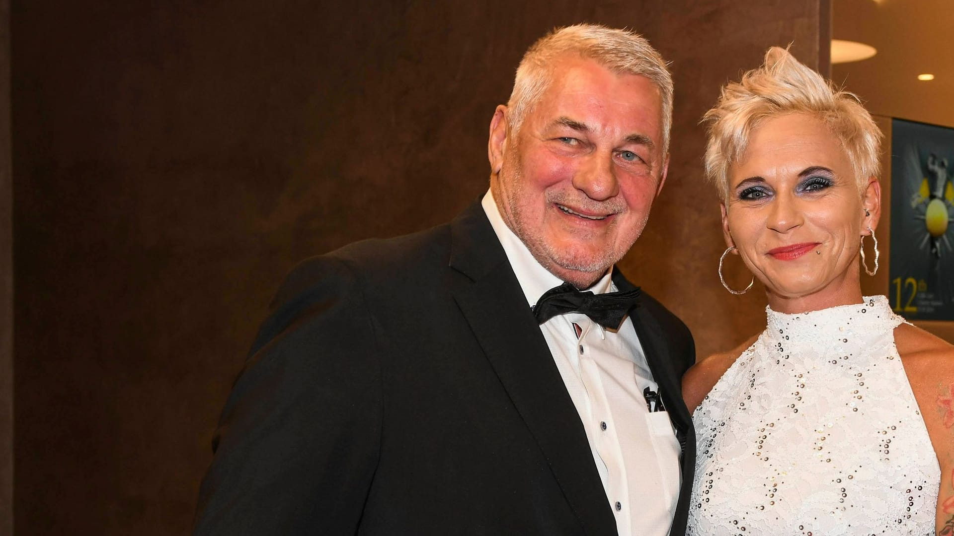 Heinz Hoenig und Annika Kärsten-Hoenig: Sie haben sich erneut das Jawort gegeben. Heinz Hoenig und Annika Kärsten-Hoenig: Sie haben sich erneut das Jawort gegeben.