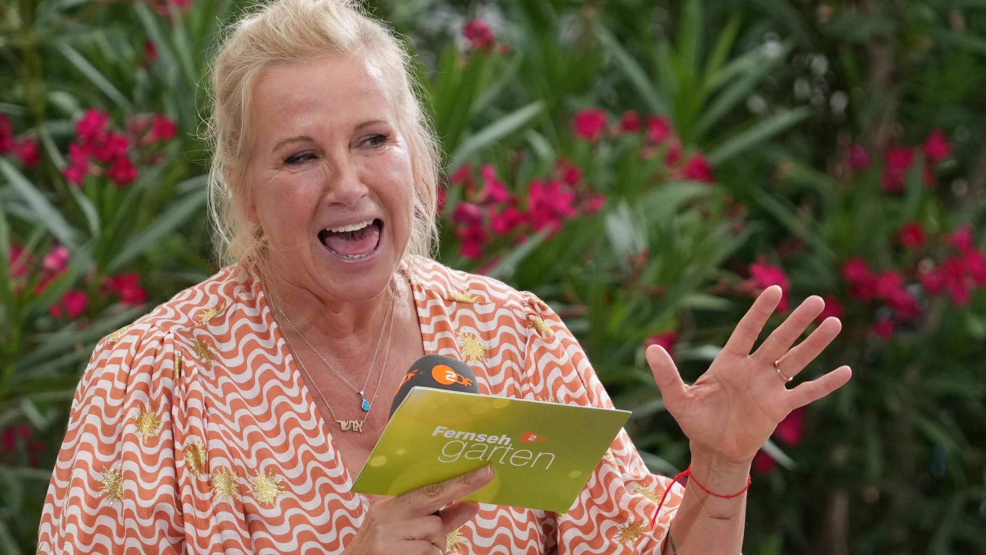 Andrea Kiewel: Sie moderiert den "ZDF-Fernsehgarten" seit 25 Jahren. Andrea Kiewel: Sie moderiert den "ZDF-Fernsehgarten" seit 25 Jahren.