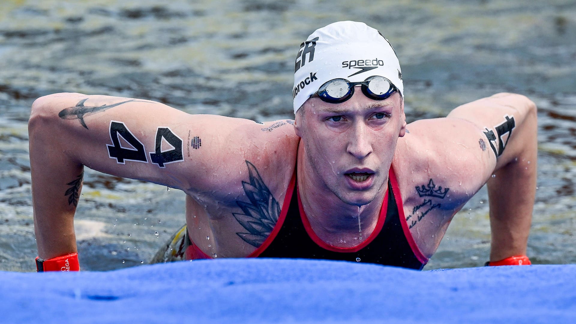 Florian Wellbrock: Der deutsche Schwimmer hat etwas geschafft, was im Freiwasser bei einer WM noch niemandem zuvor gelungen ist. Florian Wellbrock: Der deutsche Schwimmer hat etwas geschafft, was im Freiwasser bei einer WM noch niemandem zuvor gelungen ist.