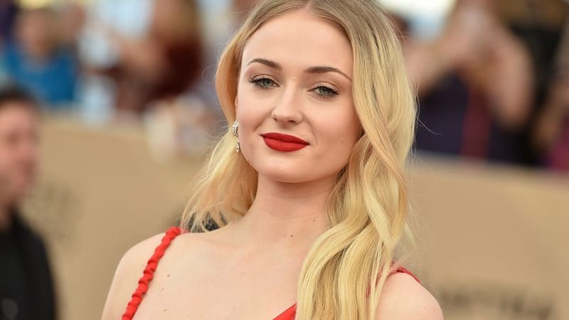 Die britische Schauspielerin Sophie Turner wurde durch die Erfolgsserie "Game of Thrones" bekannt. Die britische Schauspielerin Sophie Turner wurde durch die Erfolgsserie "Game of Thrones" bekannt.