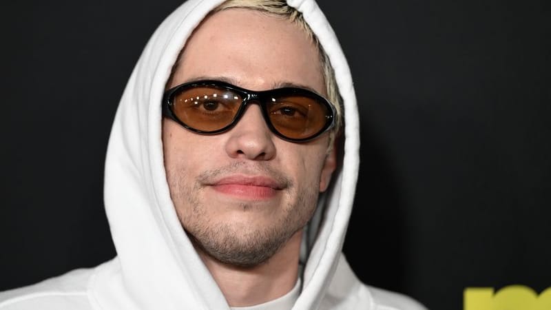 Pete Davidson besucht die Premiere von "Meet Cute" in New York.