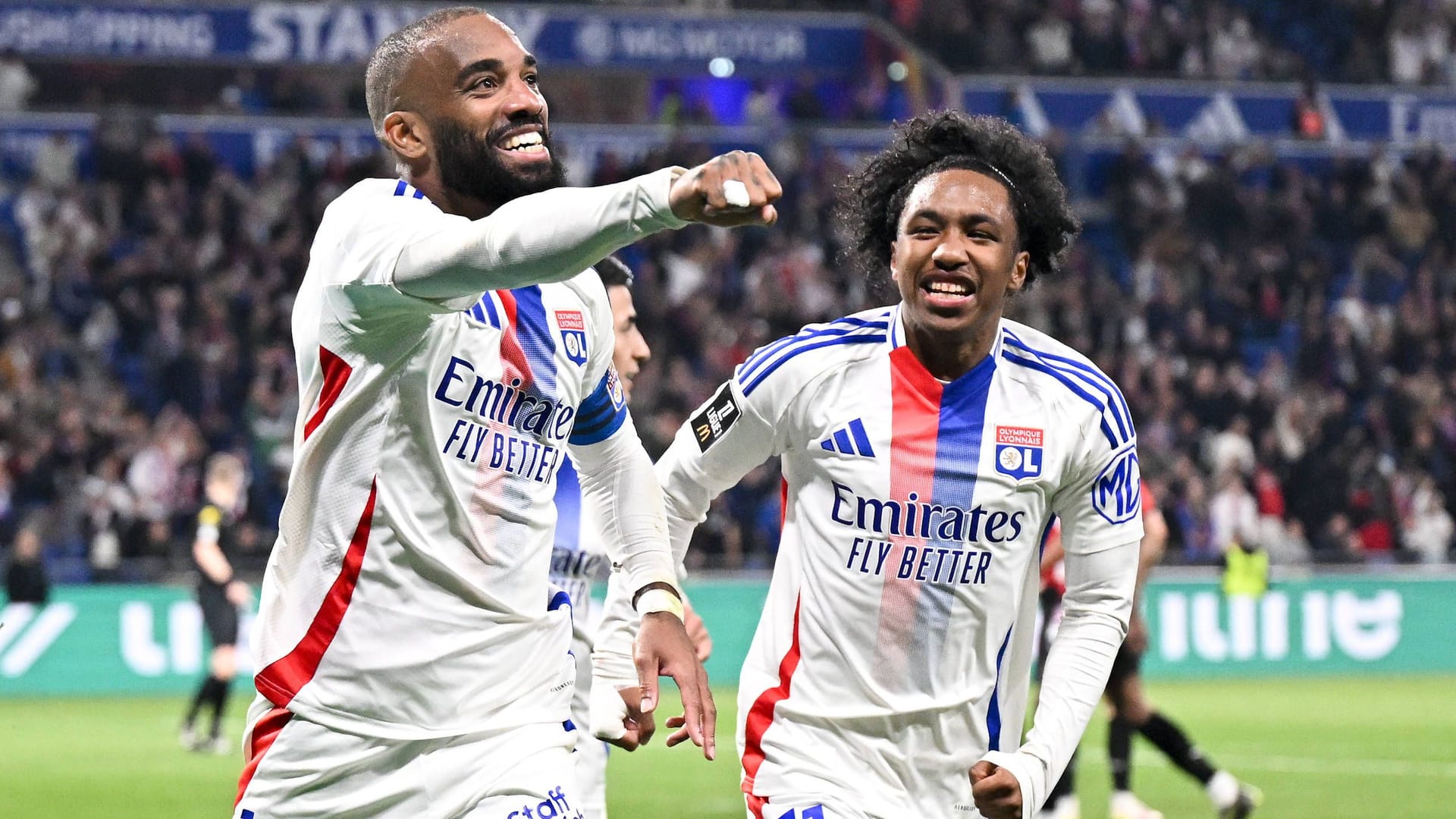 Malick Fofana (r.) und Alexandre Lacazette: Der junge Belgier ist offenbar in den Fokus des FC Bayern gerückt. Malick Fofana (r.) und Alexandre Lacazette: Der junge Belgier ist offenbar in den Fokus des FC Bayern gerückt.