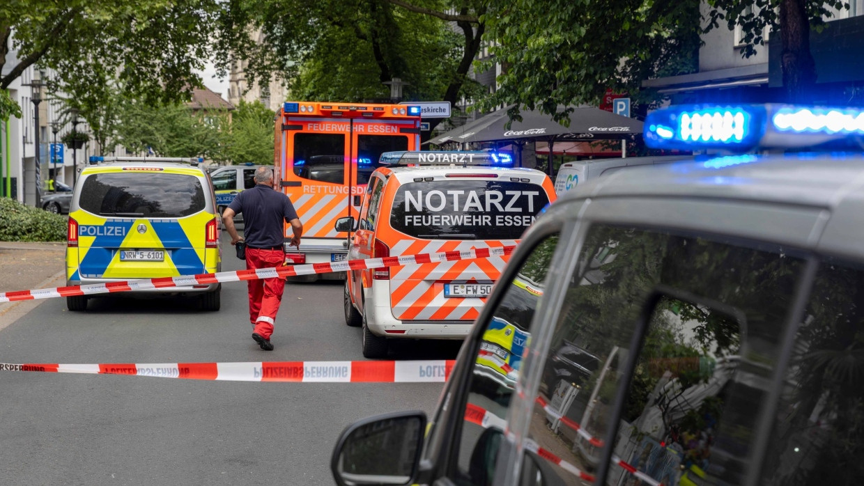 Notarzteinsatz in Essen: In NRW gibt es 52 Leitstellen. Fachleute fordern eine Zentralisierung auf 16 in ganz Deutschland.