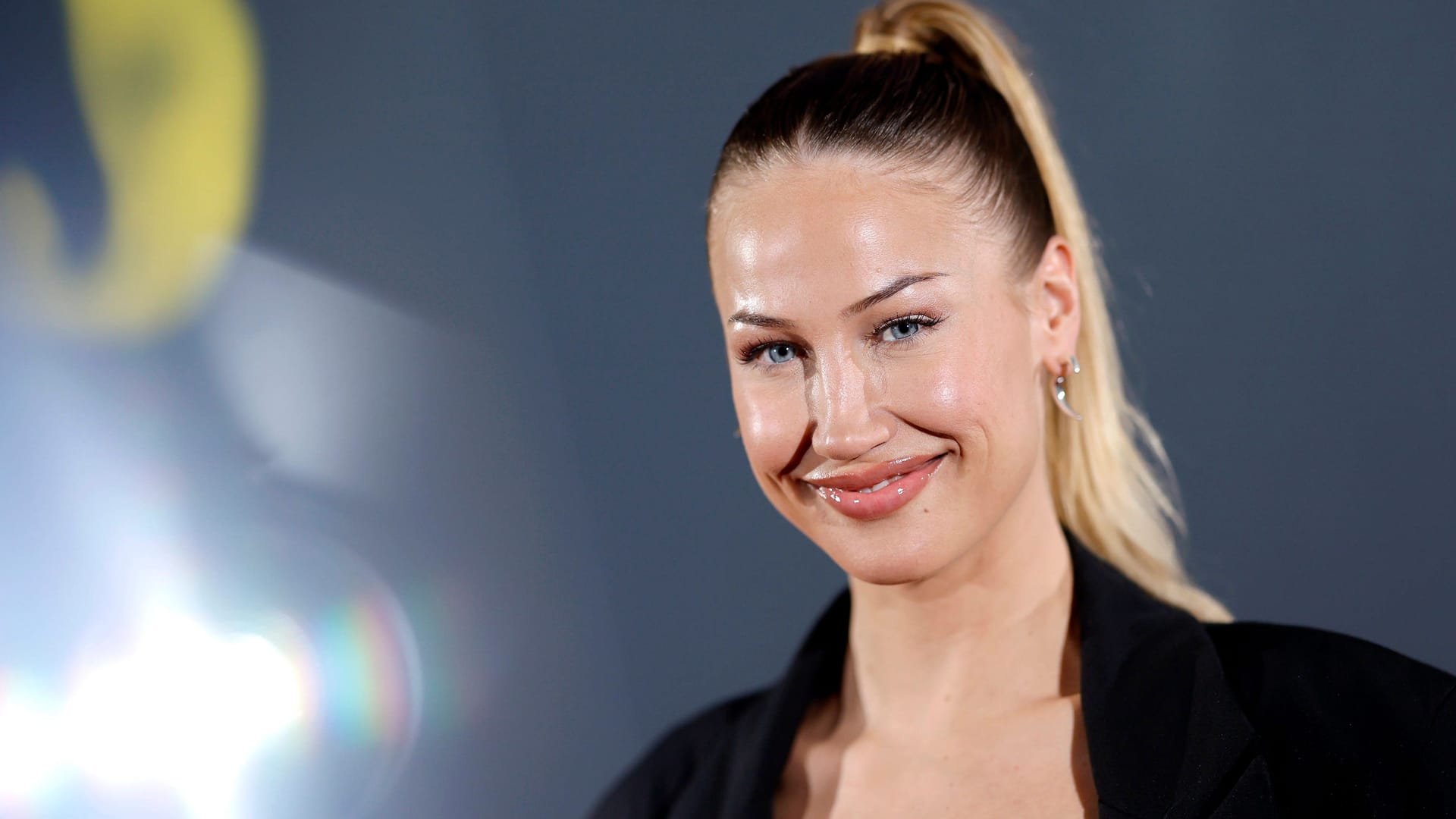 Lulu Lewe: Die Sängerin erwartet Nachwuchs. Lulu Lewe: Die Sängerin erwartet Nachwuchs.
