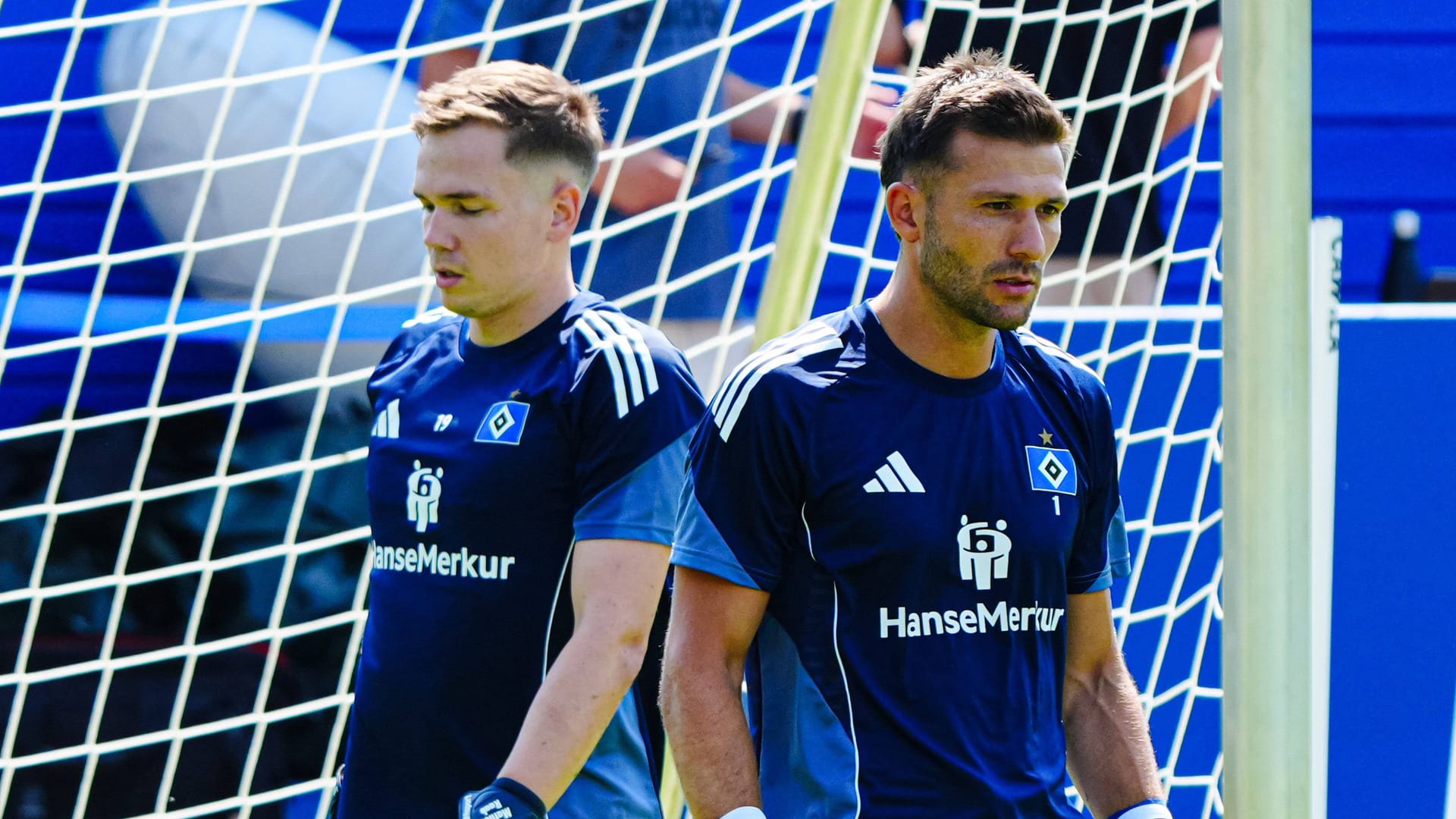 Matheo Raab (rechts) und Daniel Heuer Fernandes: Auf der Torwart-Position beim HSV gibt es zur neuen Saison Änderungen. Matheo Raab (rechts) und Daniel Heuer Fernandes: Auf der Torwart-Position beim HSV gibt es zur neuen Saison Änderungen.