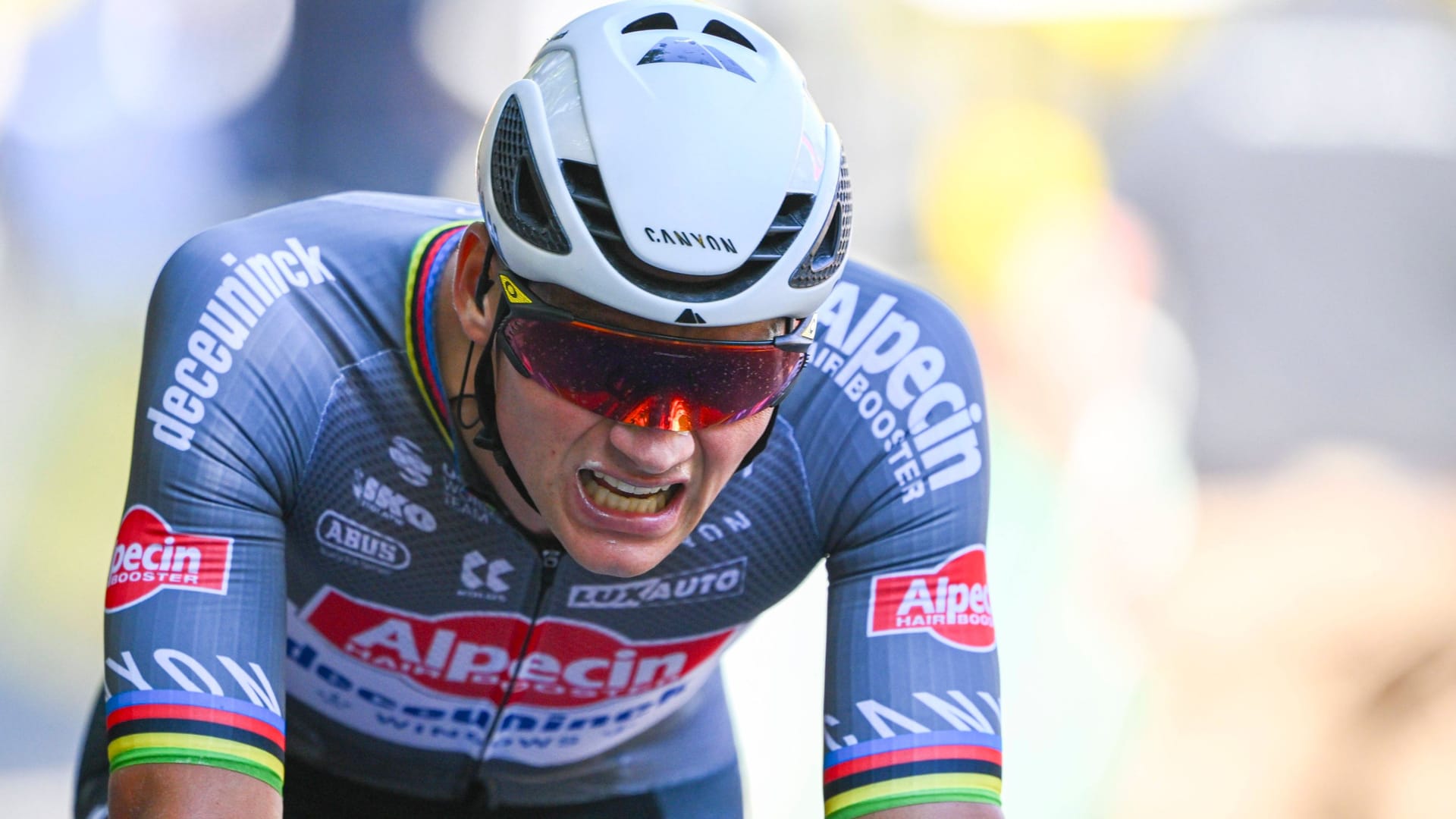 Mathieu van der Poel: Der Niederländer muss die Tour abbrechen. Mathieu van der Poel: Der Niederländer muss die Tour abbrechen.