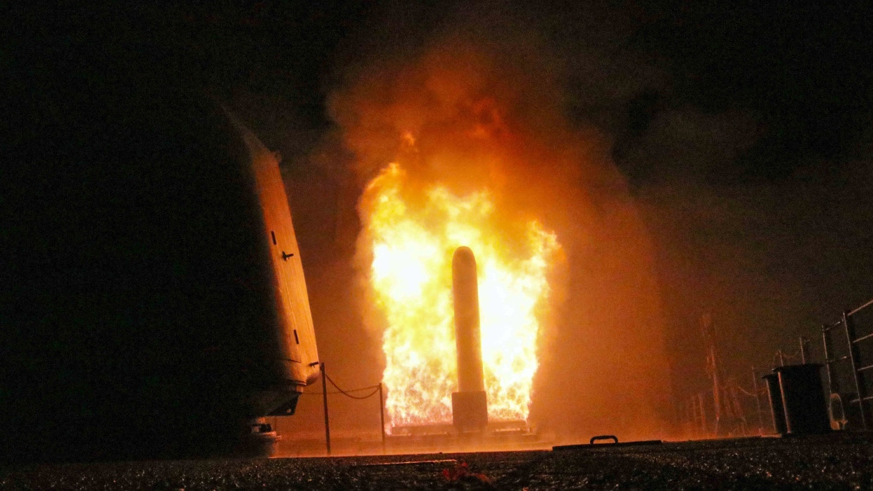 Ein von der US-Navy bereitgestellte Aufnahme von einem Tomahawk-Marschflugkörper, der 2018 gegen Syrien eingesetzt wurde.