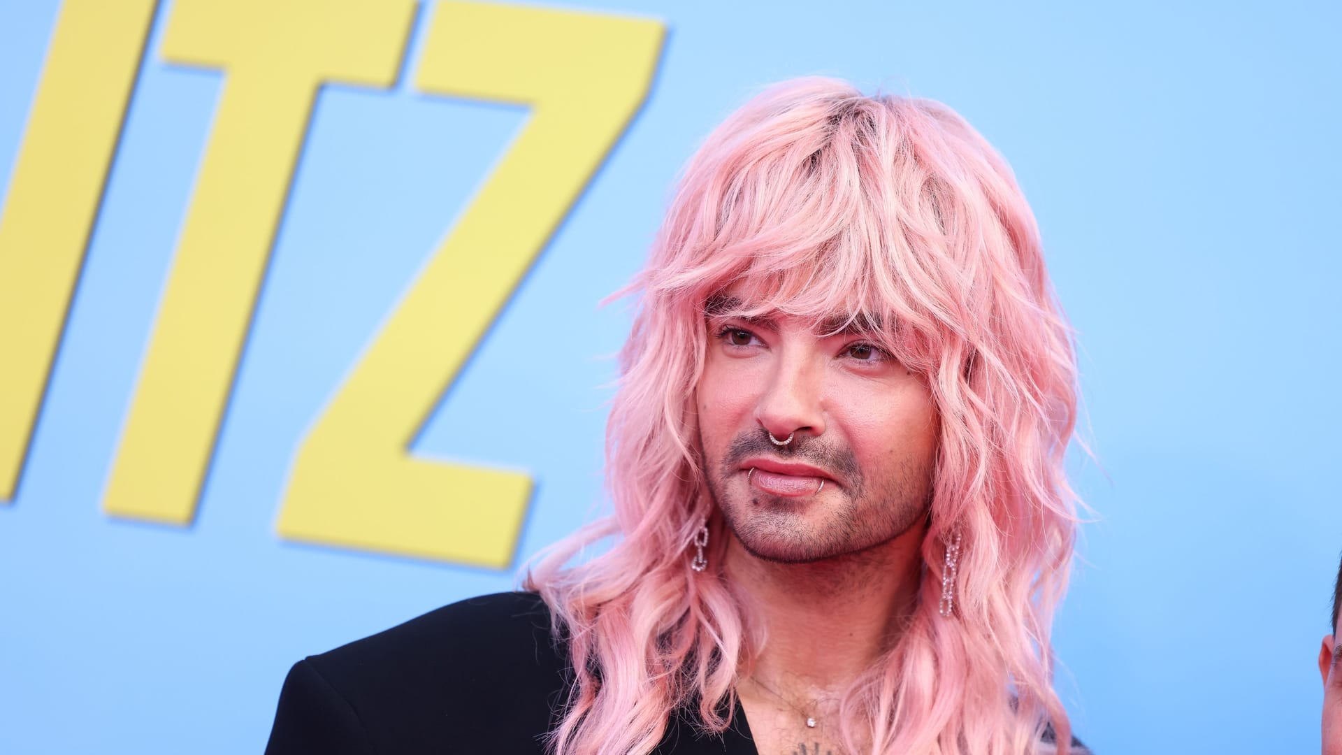 Bill Kaulitz: Er spricht inzwischen offen über sein Liebesleben. Bill Kaulitz: Er spricht inzwischen offen über sein Liebesleben.