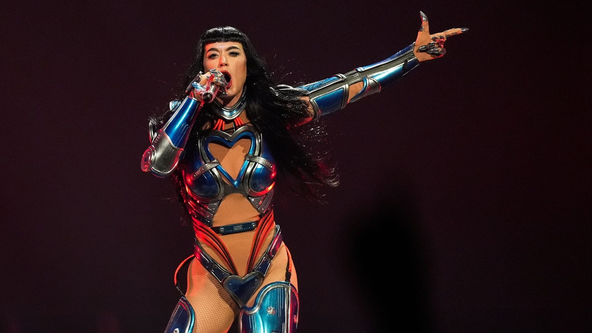 Katy Perry bei einem Auftritt während ihrer "Lifetimes"-Tour. Katy Perry bei einem Auftritt während ihrer "Lifetimes"-Tour.