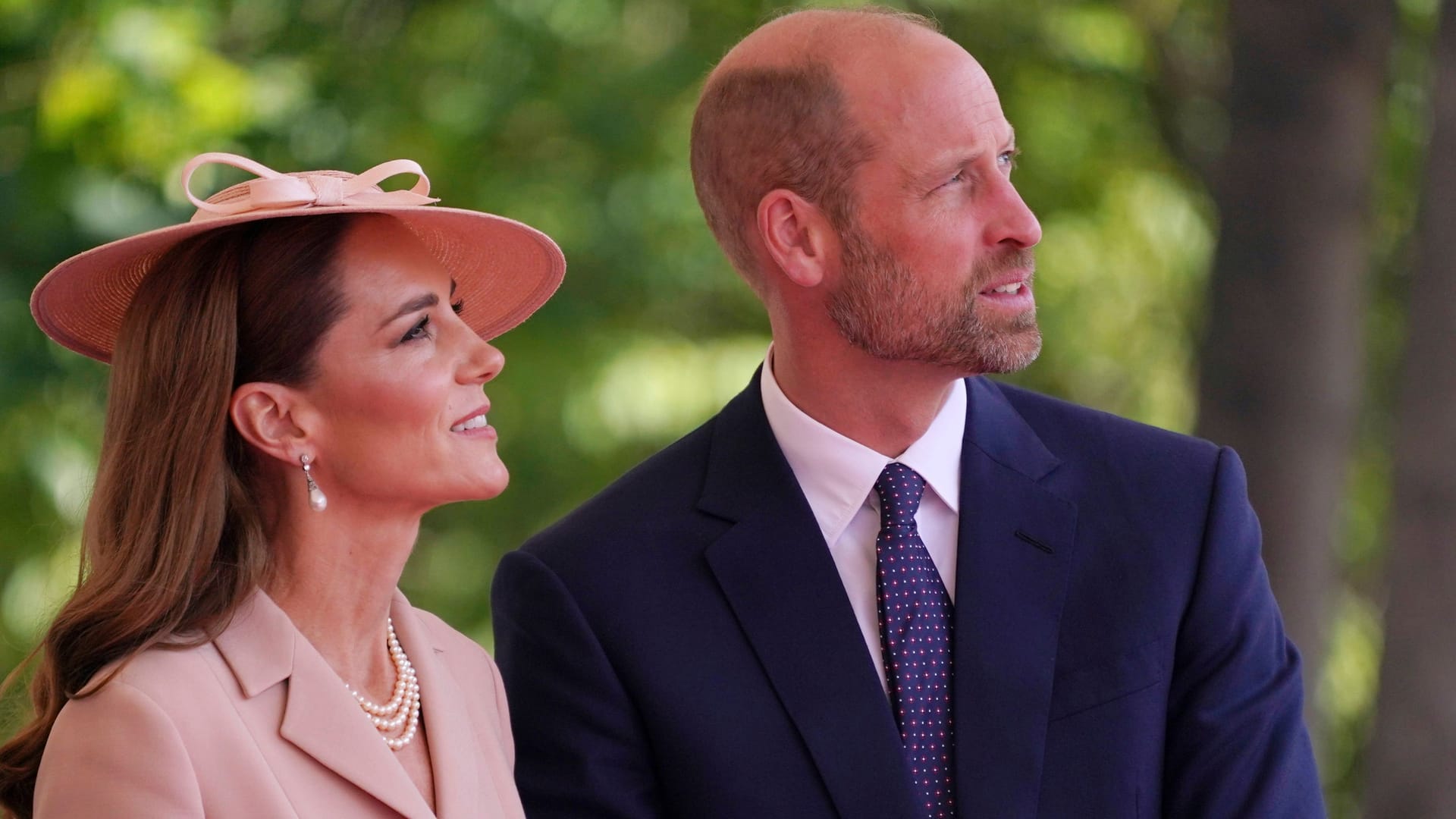 Prinzessin Kate und Prinz William: Die beiden wollen wohl mit ihren drei Kindern umziehen. Prinzessin Kate und Prinz William: Die beiden wollen wohl mit ihren drei Kindern umziehen.