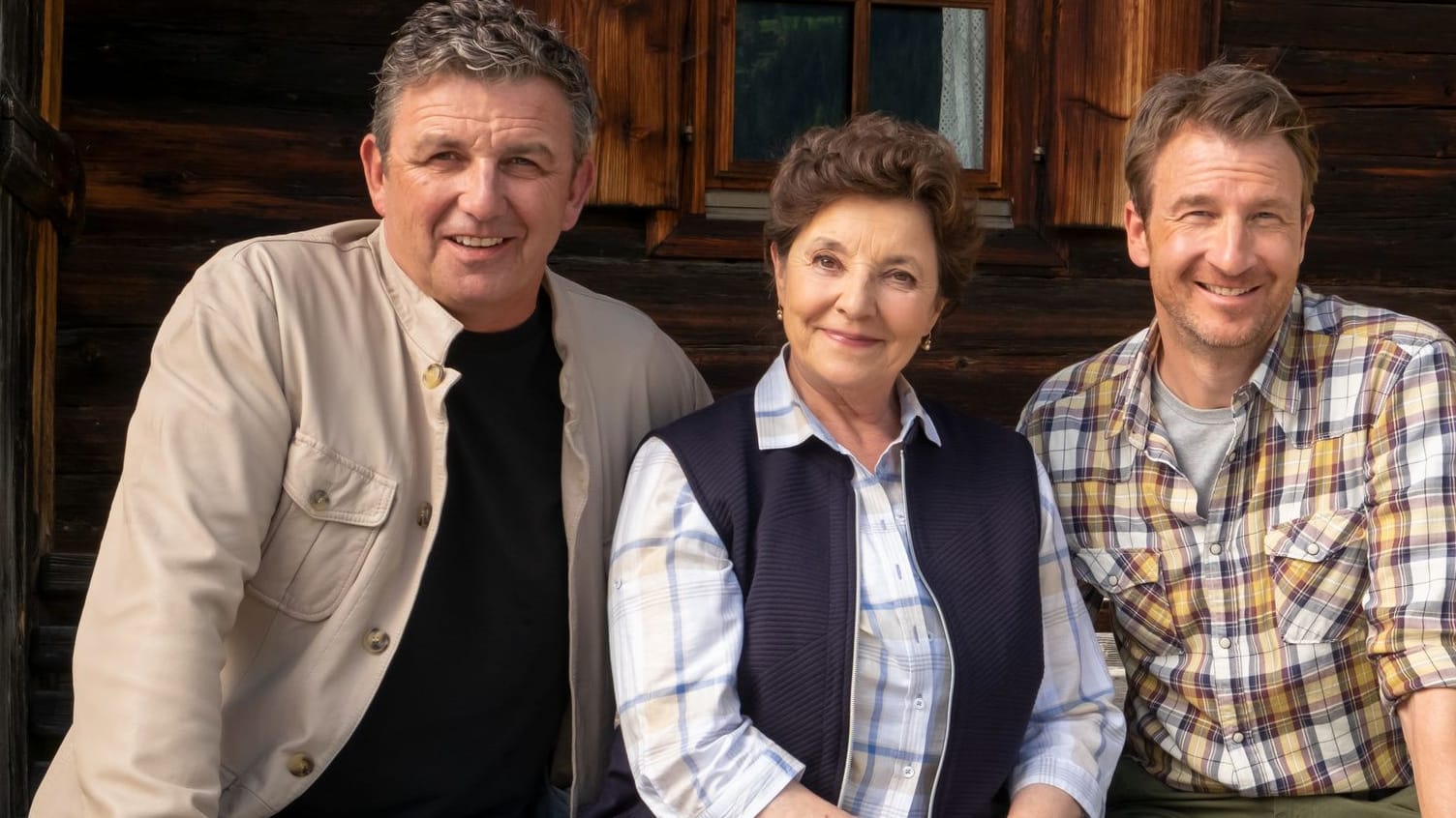 "Der Bergdoktor" im ZDF: Dr. Martin Gruber (Hans Sigl), Lisbeth Gruber (Monika Baumgartner), Hans Gruber (Heiko Ruprecht) stehen im Mittelpunkt der Serie. "Der Bergdoktor" im ZDF: Dr. Martin Gruber (Hans Sigl), Lisbeth Gruber (Monika Baumgartner), Hans Gruber (Heiko Ruprecht) stehen im Mittelpunkt der Serie.