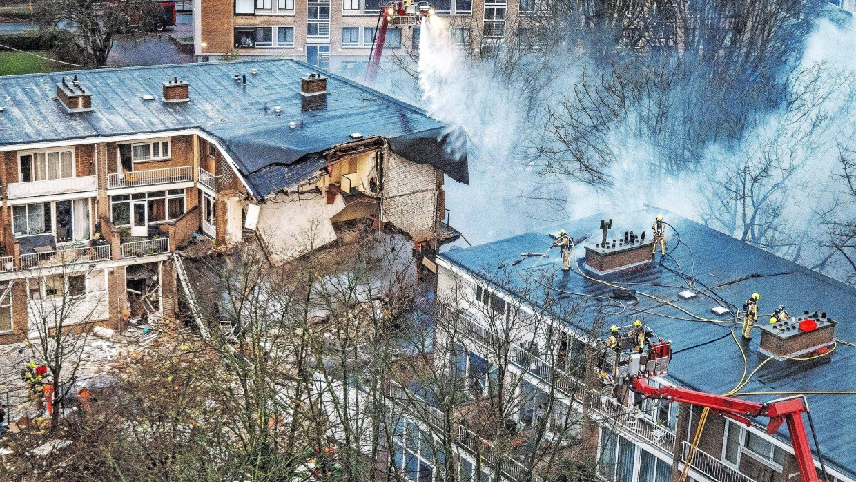 Böller und Benzin: Bei diesem Anschlag auf einen Brautmodenladen in Den Haag kamen im Dezember sechs Menschen ums Leben.