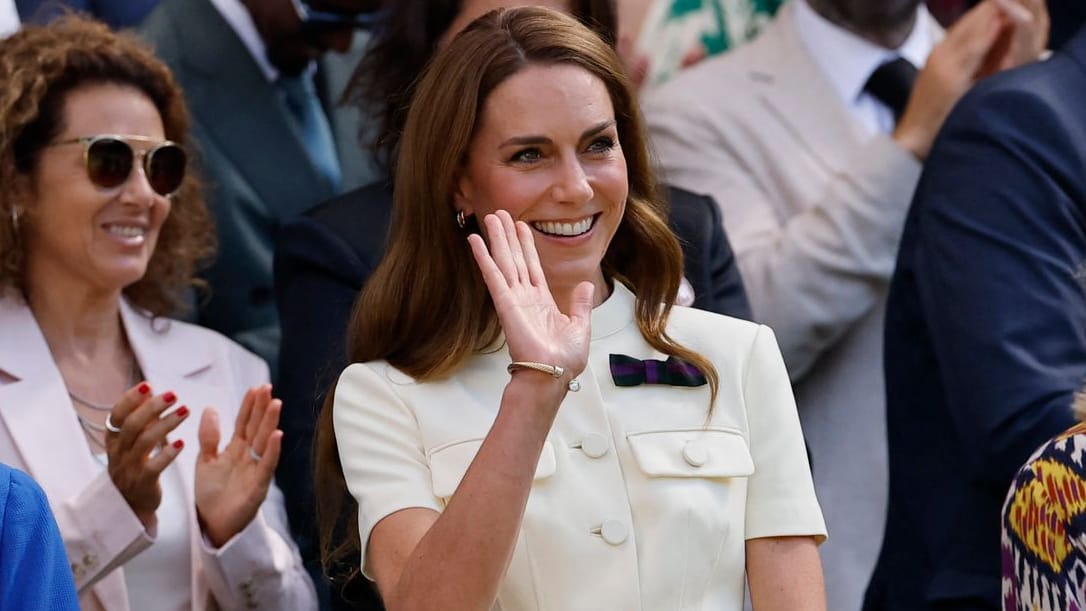 Hoher Besuch in der Royal Box: Prinzessin Kate beim Wimbledon-Finale zwischen Amanda Anisimova und Iga Świątek. Hoher Besuch in der Royal Box: Prinzessin Kate beim Wimbledon-Finale zwischen Amanda Anisimova und Iga Świątek.