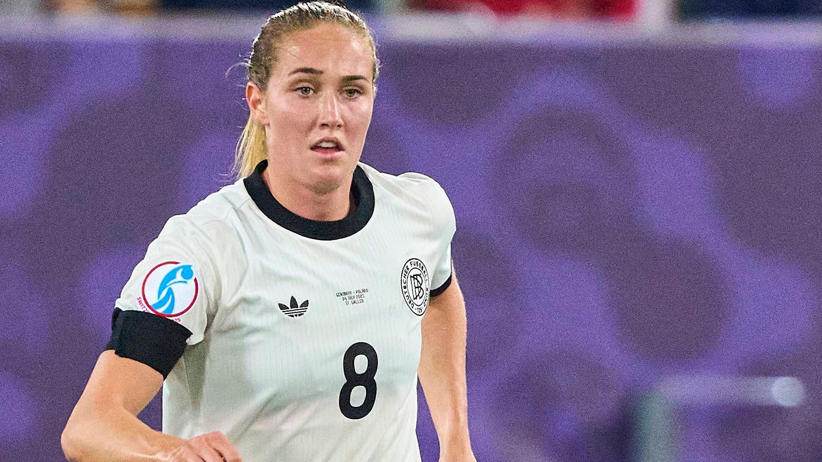 Sydney Lohmann: Die Mittelfeldspielerin schließt sich Manchester City an. Sydney Lohmann: Die Mittelfeldspielerin schließt sich Manchester City an.