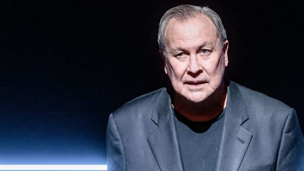 Robert Wilson: Der Regisseur ist tot. Robert Wilson: Der Regisseur ist tot.
