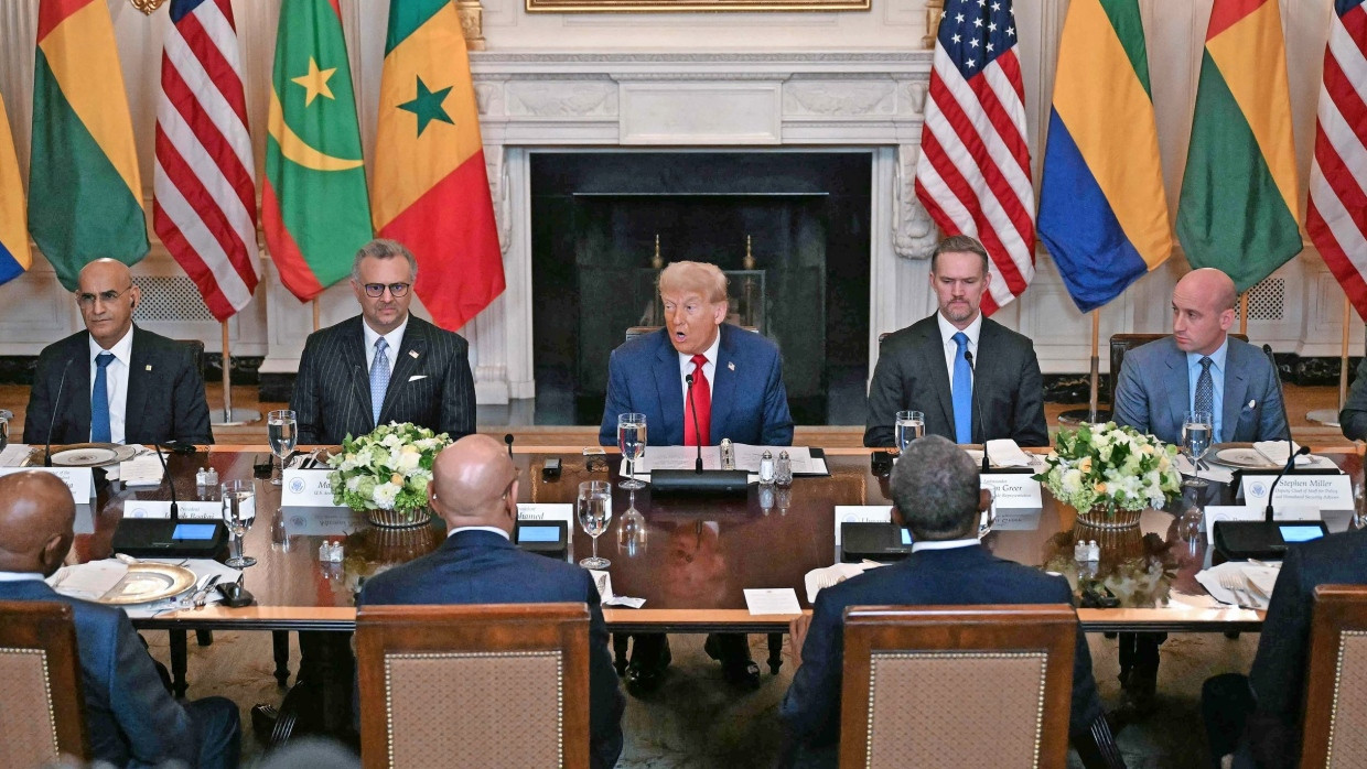 Lob für Englischkenntnisse und Golferqualitäten: Donald Trump und die afrikanischen Staatschefs am Mittwoch im Weißen Haus