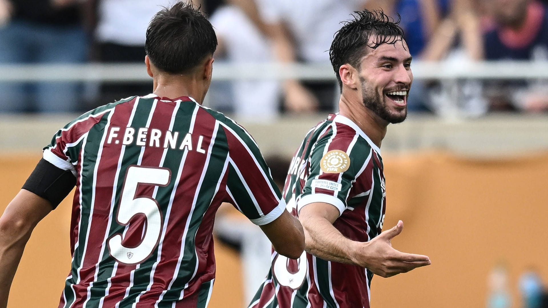 Martinelli (r.) feiert sein Tor zur Führung: Fluminense ist der erste Halbfinalist der Klub-WM. Martinelli (r.) feiert sein Tor zur Führung: Fluminense ist der erste Halbfinalist der Klub-WM.