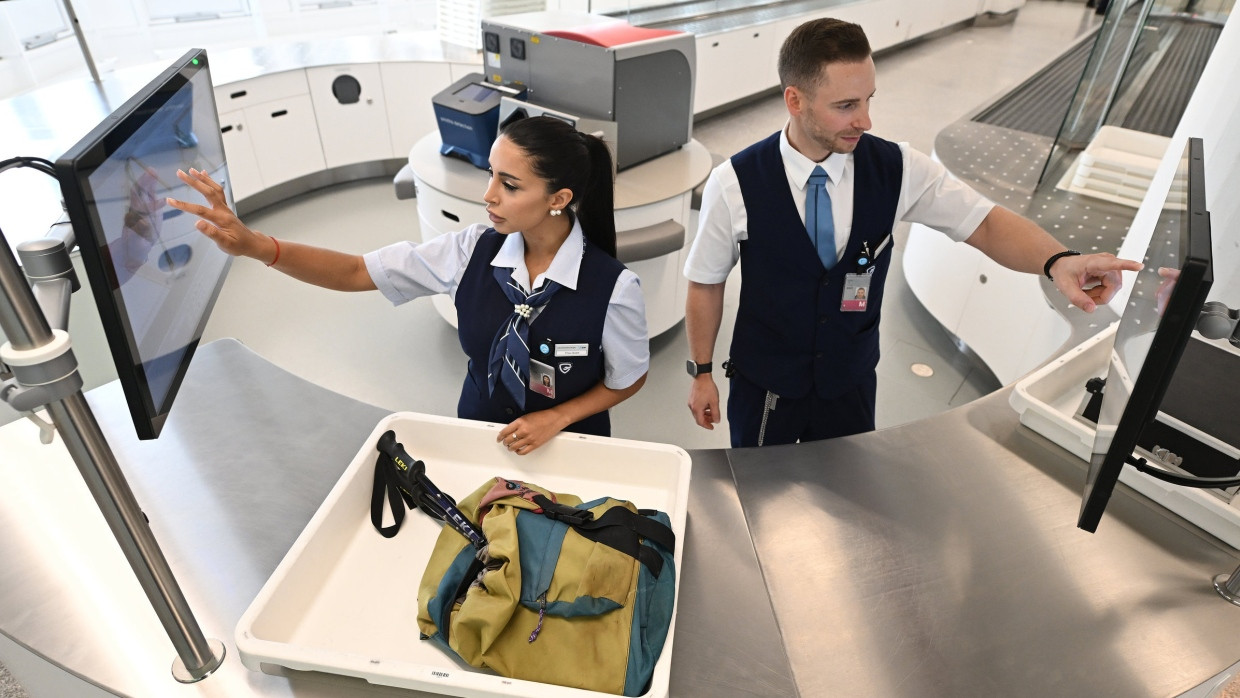 Für mehr Sicherheit und mehr Tempo: Handgepäck wird nun am Flughafen mit neuen Computertomographie-Geräten durchleuchtet.