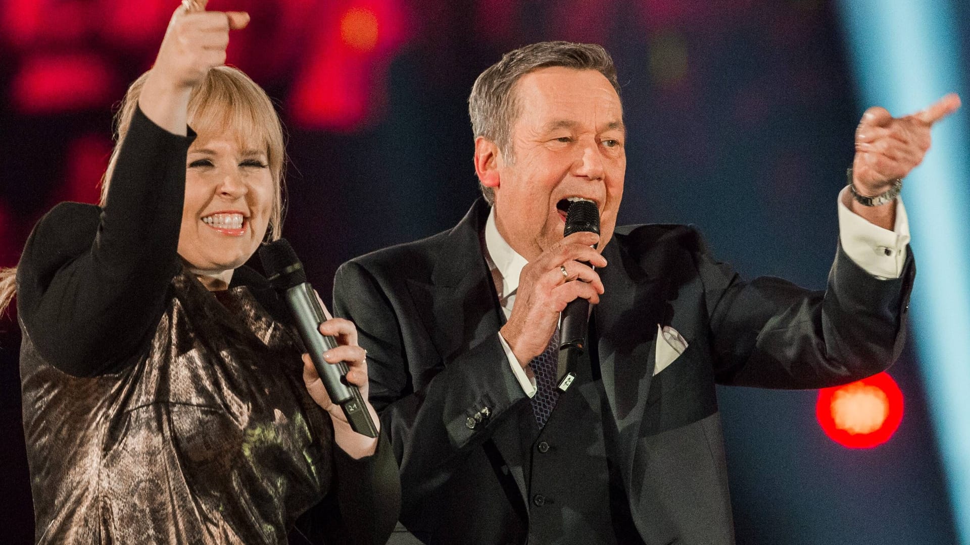 Maite Kelly und Roland Kaiser: Sie verdienen unter anderem über Spotify-Streams Geld. Maite Kelly und Roland Kaiser: Sie verdienen unter anderem über Spotify-Streams Geld.