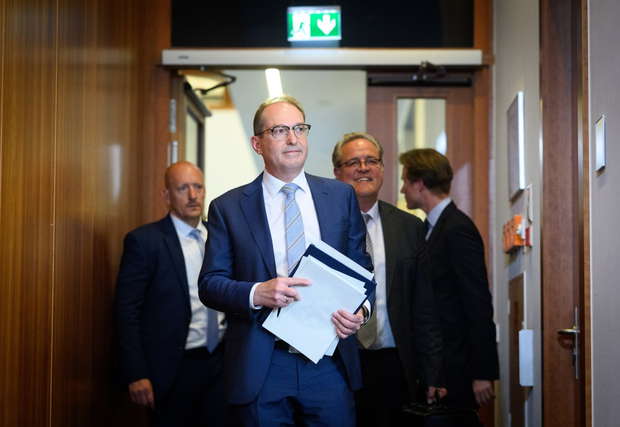 Zusammenarbeit: Bundesinnenminister Dobrindt kommt mit Bundespolizeipräsident Romann Anfang Mai zu einer Pressekonferenz zur Situation an den deutschen Grenzen.