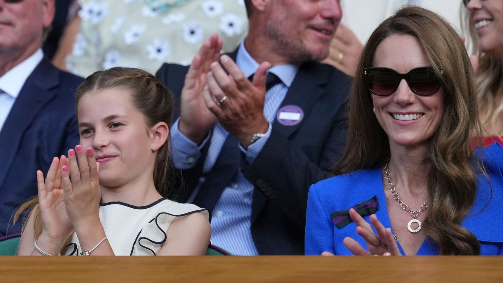 Prinzessin Charlotte und Prinzessin Kate: Sie sehen sich das Herrenfinale von Wimbledon zwischen Jannik Sinner und Carlos Alcaraz an. Prinzessin Charlotte und Prinzessin Kate: Sie sehen sich das Herrenfinale von Wimbledon zwischen Jannik Sinner und Carlos Alcaraz an.