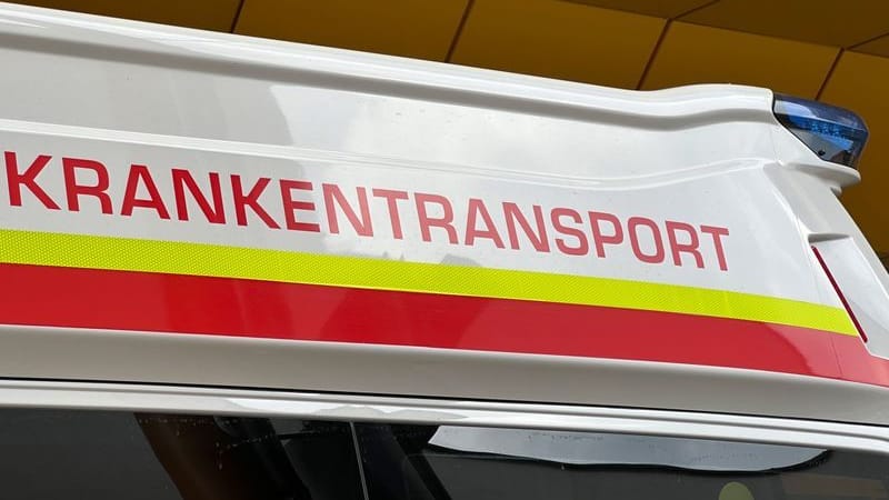 Rettungsdienst in Österreich (Symbolbild): Bei einem Triathlon ist es zu einem Notfall gekommen. Rettungsdienst in Österreich (Symbolbild): Bei einem Triathlon ist es zu einem Notfall gekommen.