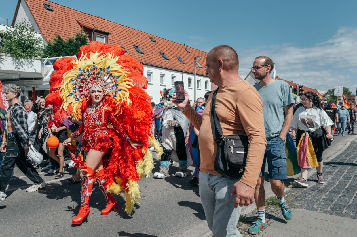 Auch Drag Queens nehmen teil