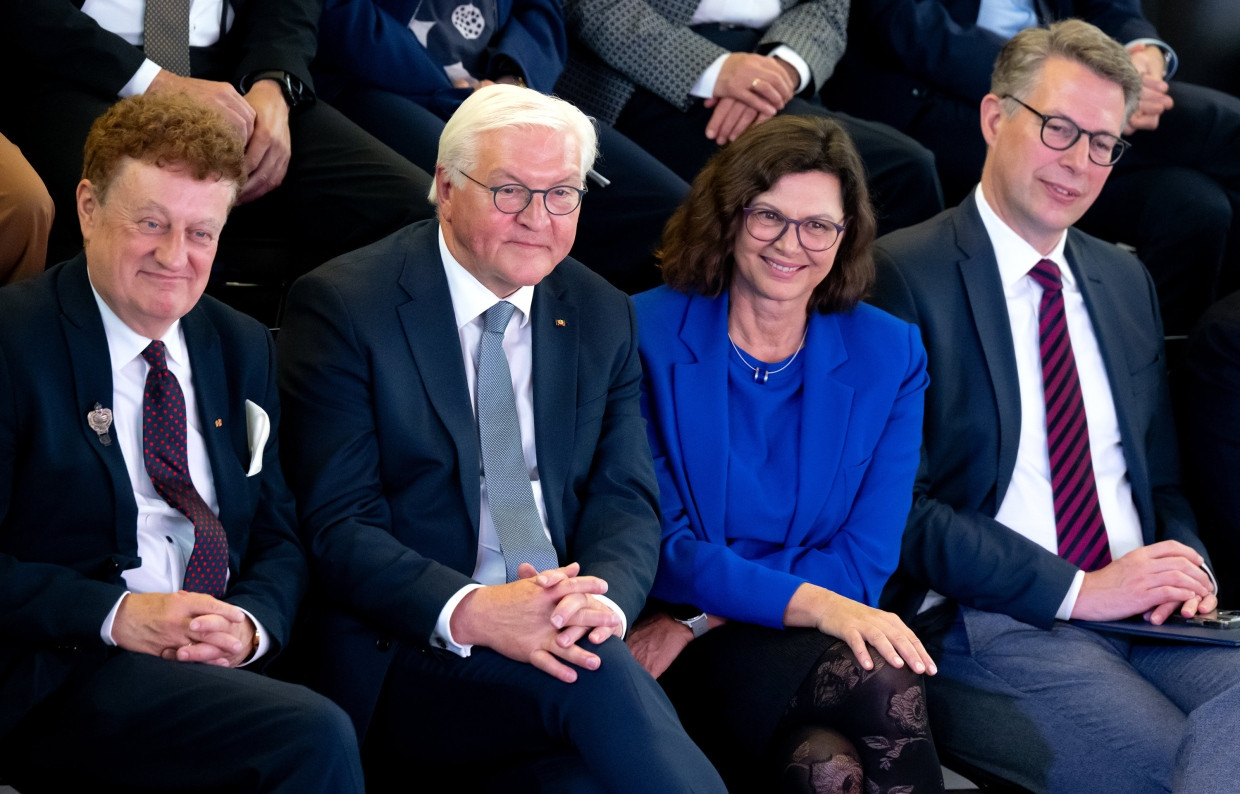 Neben dem amtierenden Bundespräsidentin: Folgt Ilse Aigner ihm nach?