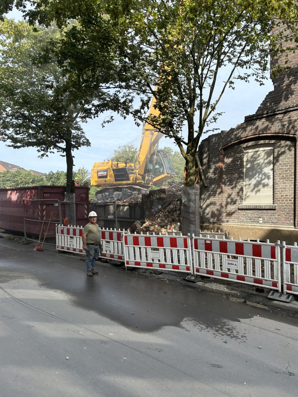 Ein Haus wird in Gelsenkirchen abgerissen