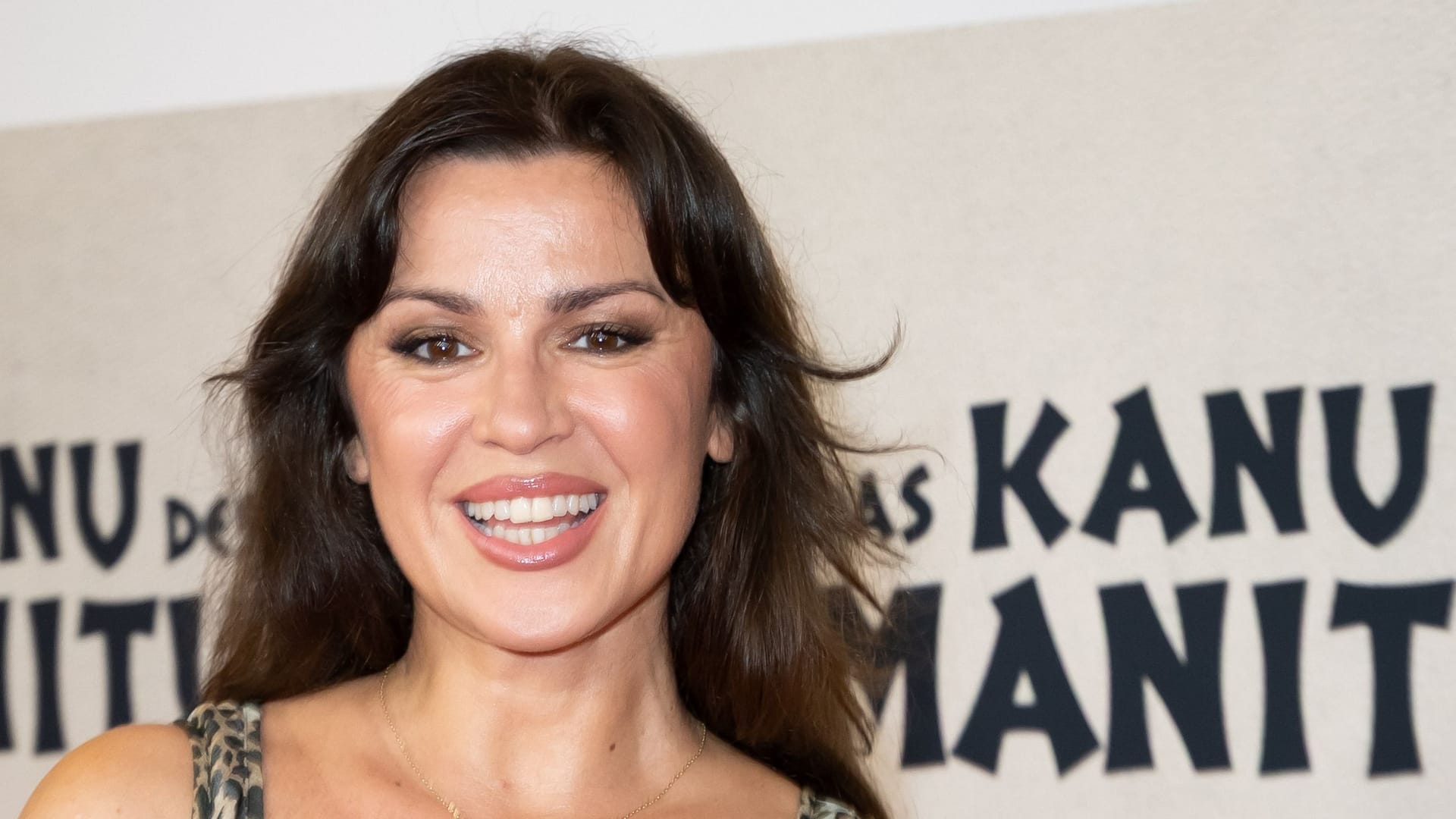 Schauspielerin Natalia Avelon: Sie erschien zur Uraufführung von "Das Kanu des Manitu" in München. Schauspielerin Natalia Avelon: Sie erschien zur Uraufführung von "Das Kanu des Manitu" in München.