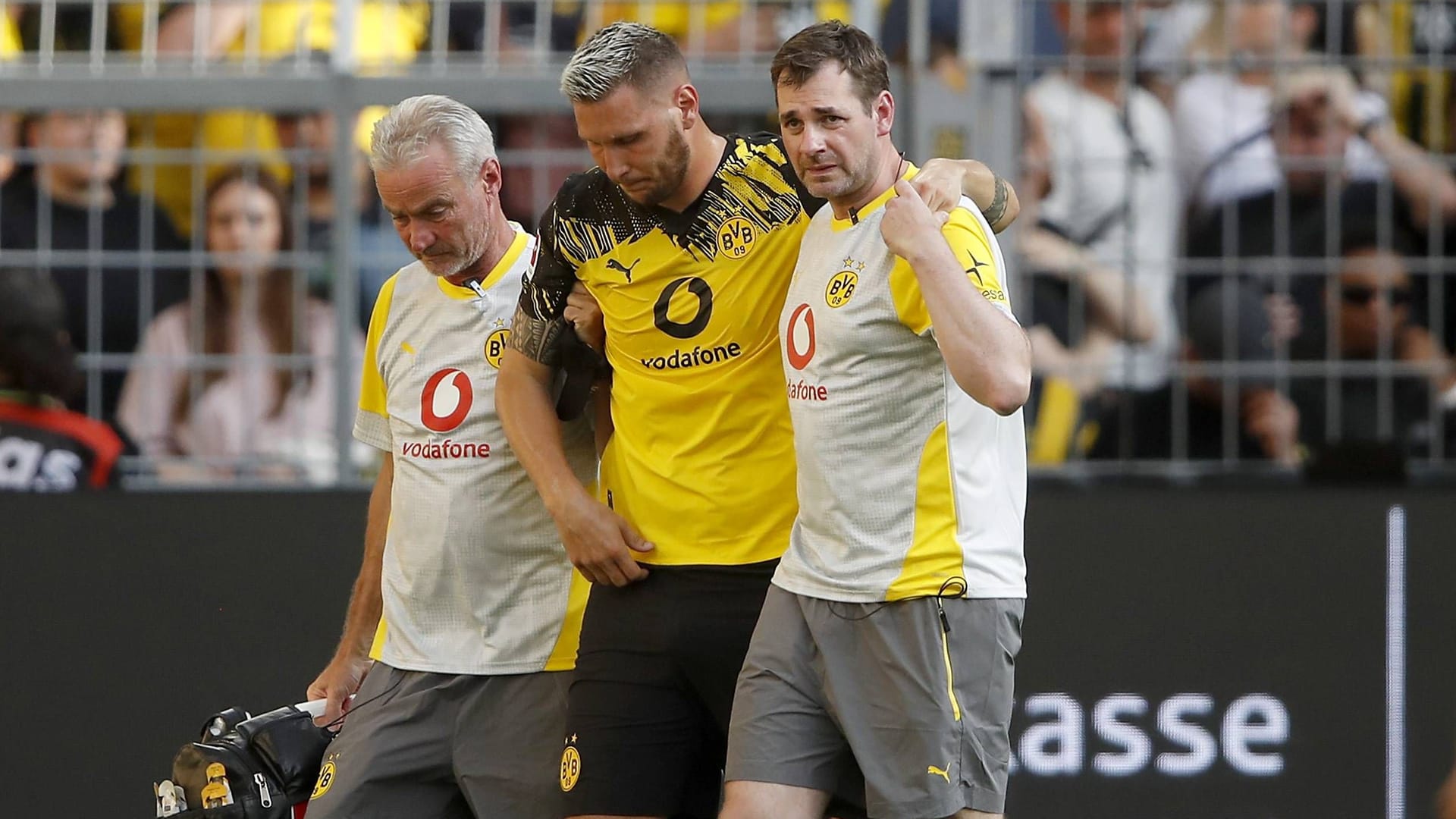 Niklas Süle (m.): Fehlt er dem BVB im Pokal? Niklas Süle (m.): Fehlt er dem BVB im Pokal?
