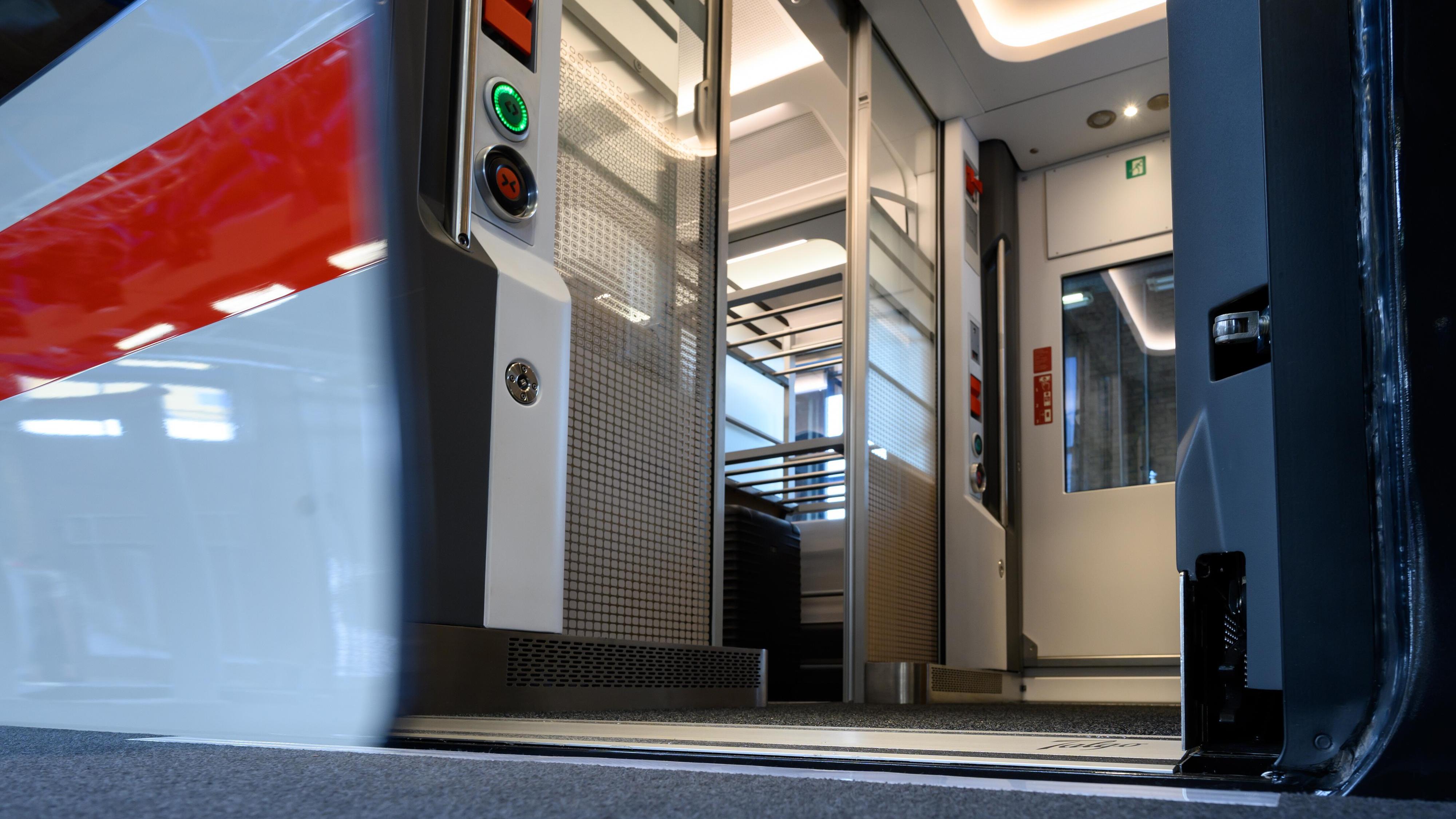 Deutsche Bahn: Ein Wagen des neuen ICE L mit einem stufenlosen Ein- und Ausstieg