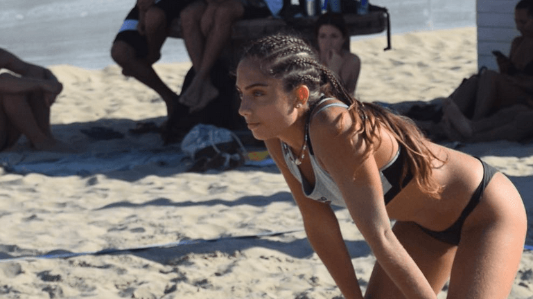 Simona Cinà: Sie war in Italien als Profi-Volleyballerin aktiv.