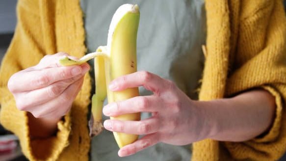 Ob pur, im Müsli oder als Bananenbrot: Die gelbe Exotenfrucht ist bei vielen beliebt. Ob pur, im Müsli oder als Bananenbrot: Die gelbe Exotenfrucht ist bei vielen beliebt.