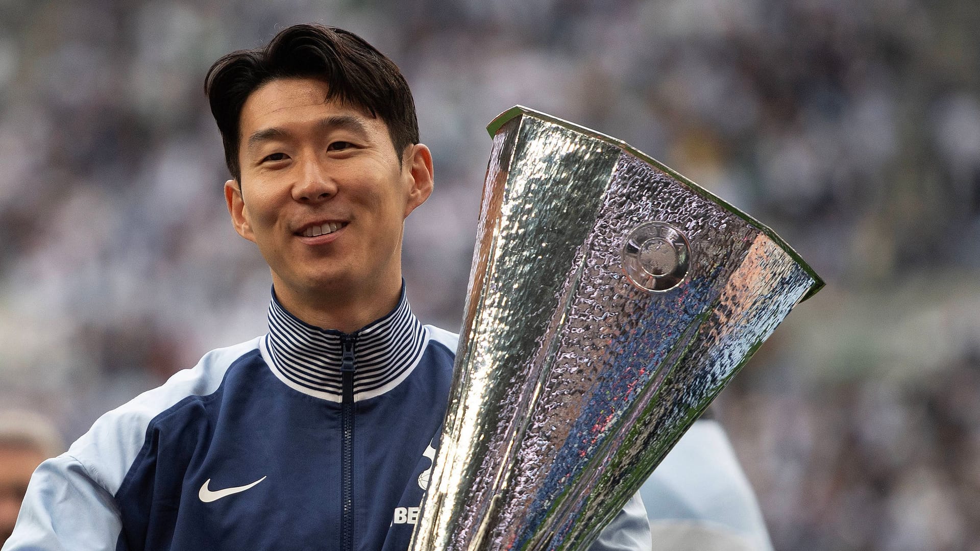 Heung-Min Son: Er gewann mit Tottenham vergangene Saison die Europa League. Heung-Min Son: Er gewann mit Tottenham vergangene Saison die Europa League.