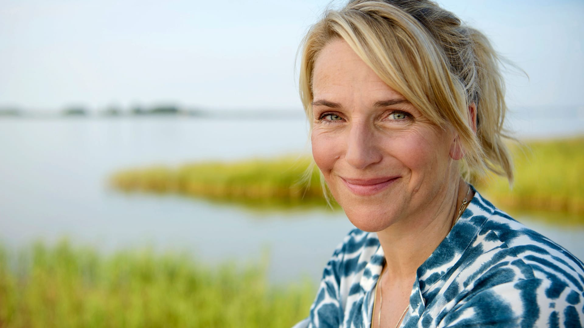 Tanja Wedhorn: Sie spielt die Inselärztin Nora Kaminski in "Praxis mit Meerblick". Tanja Wedhorn: Sie spielt die Inselärztin Nora Kaminski in "Praxis mit Meerblick".