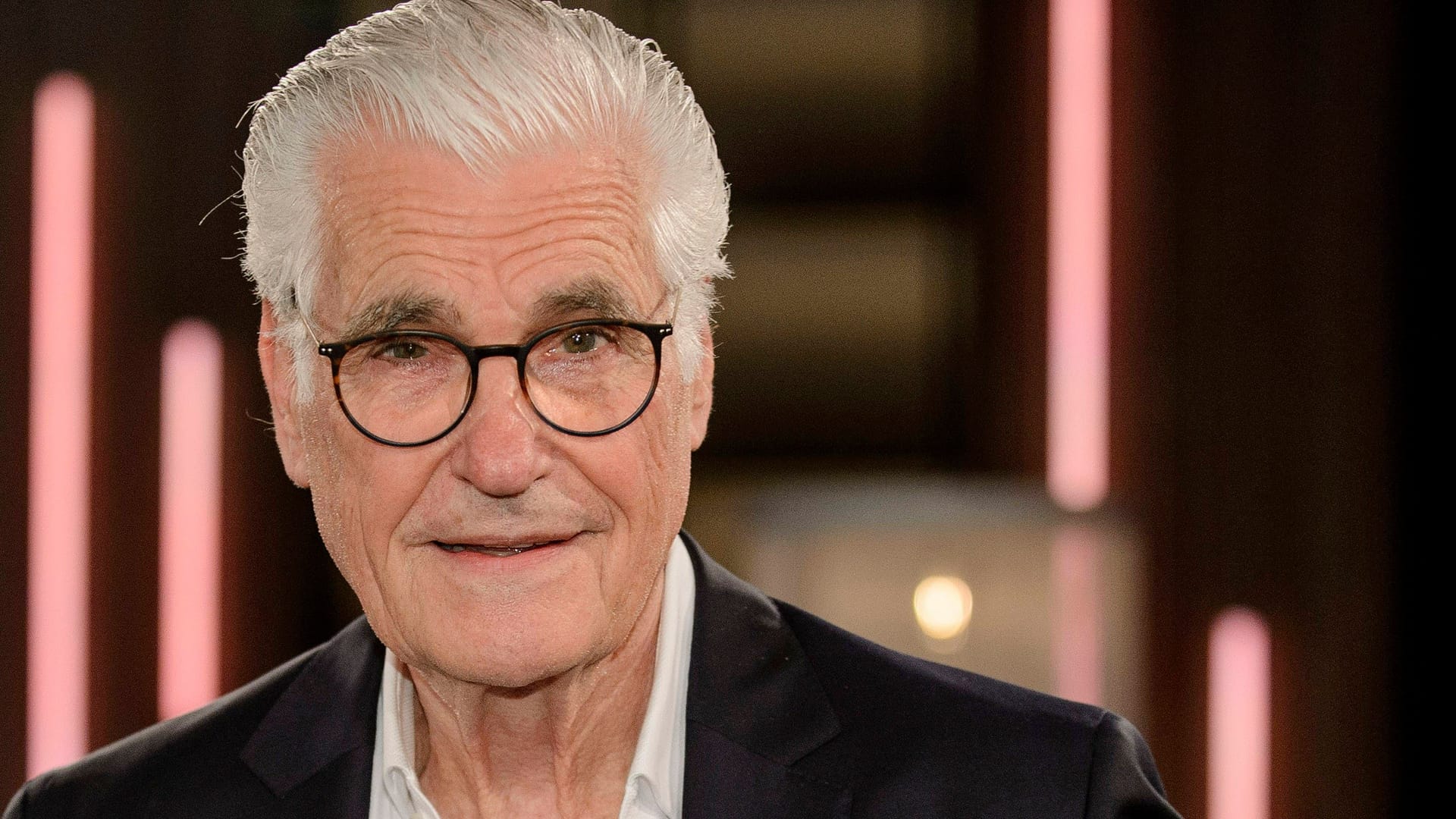 Sky du Mont: Der Schauspieler hat drei Kinder aus zwei Beziehungen. Sky du Mont: Der Schauspieler hat drei Kinder aus zwei Beziehungen.
