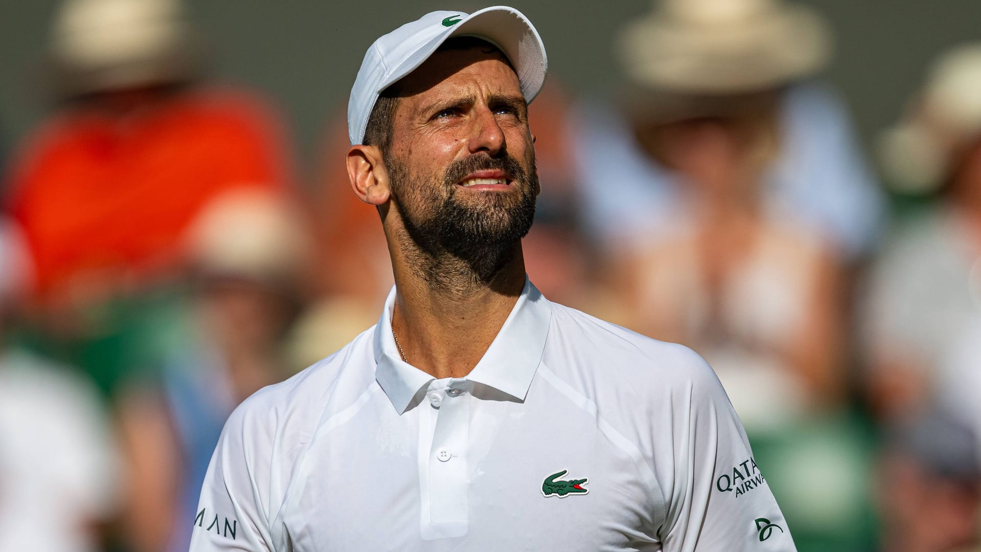 Wird von rechten Medien seiner Heimat kritisch gesehen: Tennis-Star Novak Djokovic sieht sich Kritik in Serbien ausgesetzt. Wird von rechten Medien seiner Heimat kritisch gesehen: Tennis-Star Novak Djokovic sieht sich Kritik in Serbien ausgesetzt.