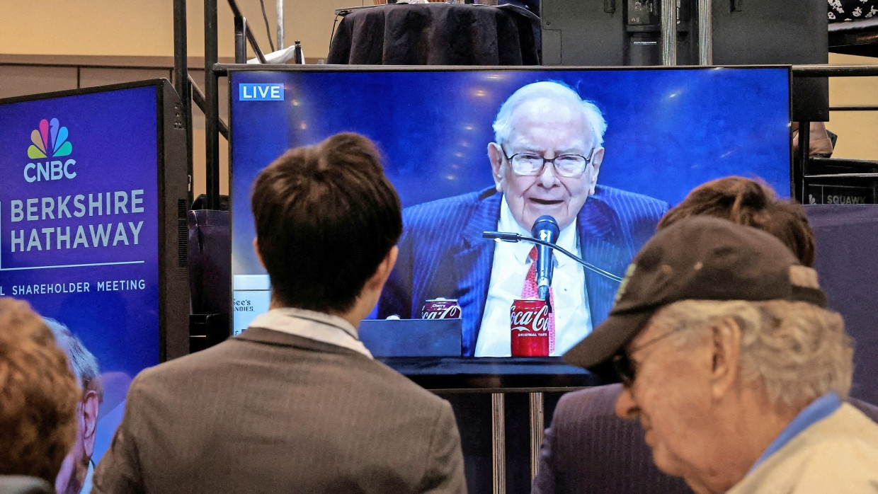Warren Buffett will Ende des Jahres die Geschäfte in seiner Investmentgesellschaft Berkshire Hathaway übergeben.