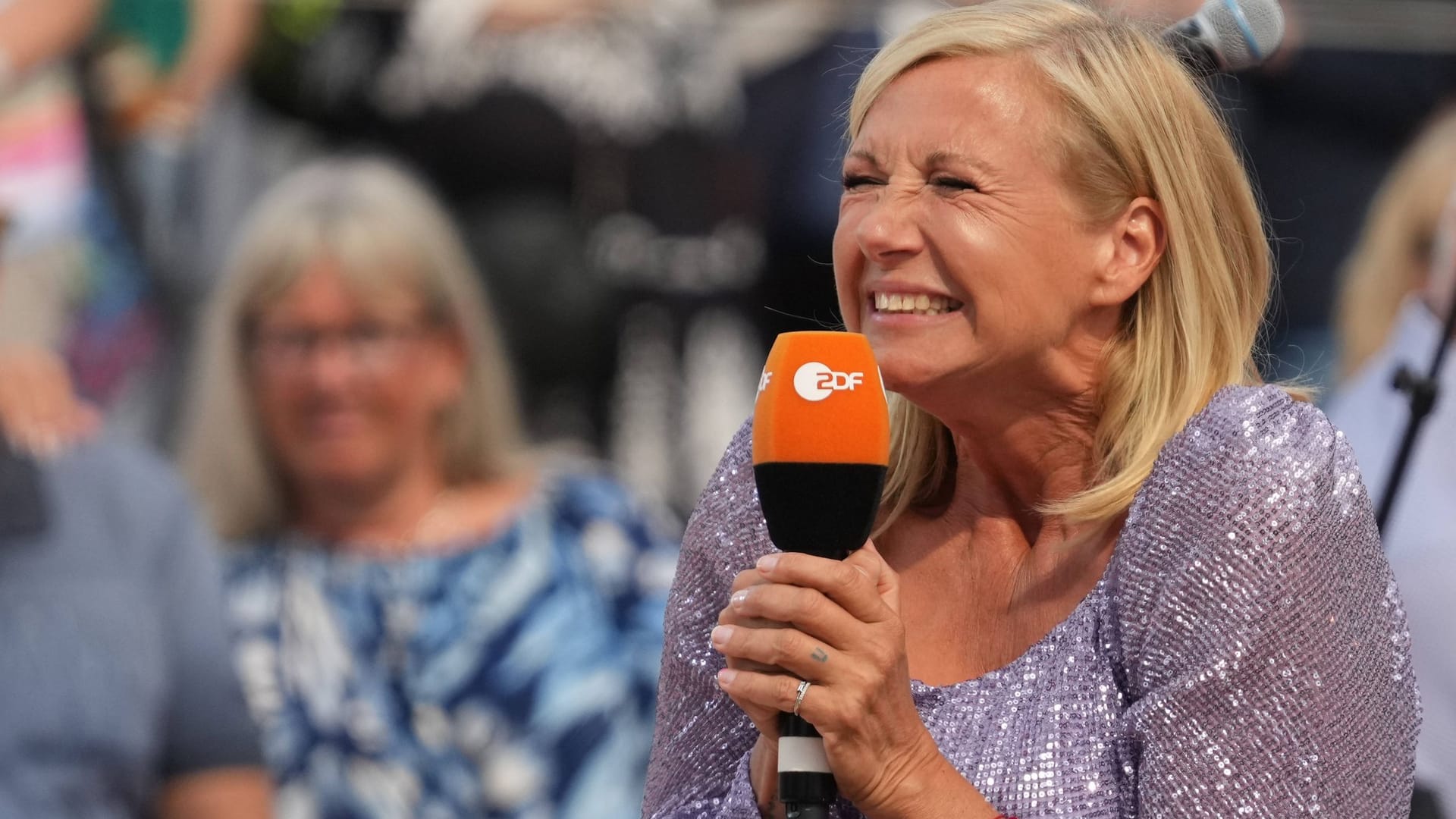 Andrea Kiewel: Im "ZDF-Fernsehgarten" gibt es oft bemerkenswerte Momente. Andrea Kiewel: Im "ZDF-Fernsehgarten" gibt es oft bemerkenswerte Momente.